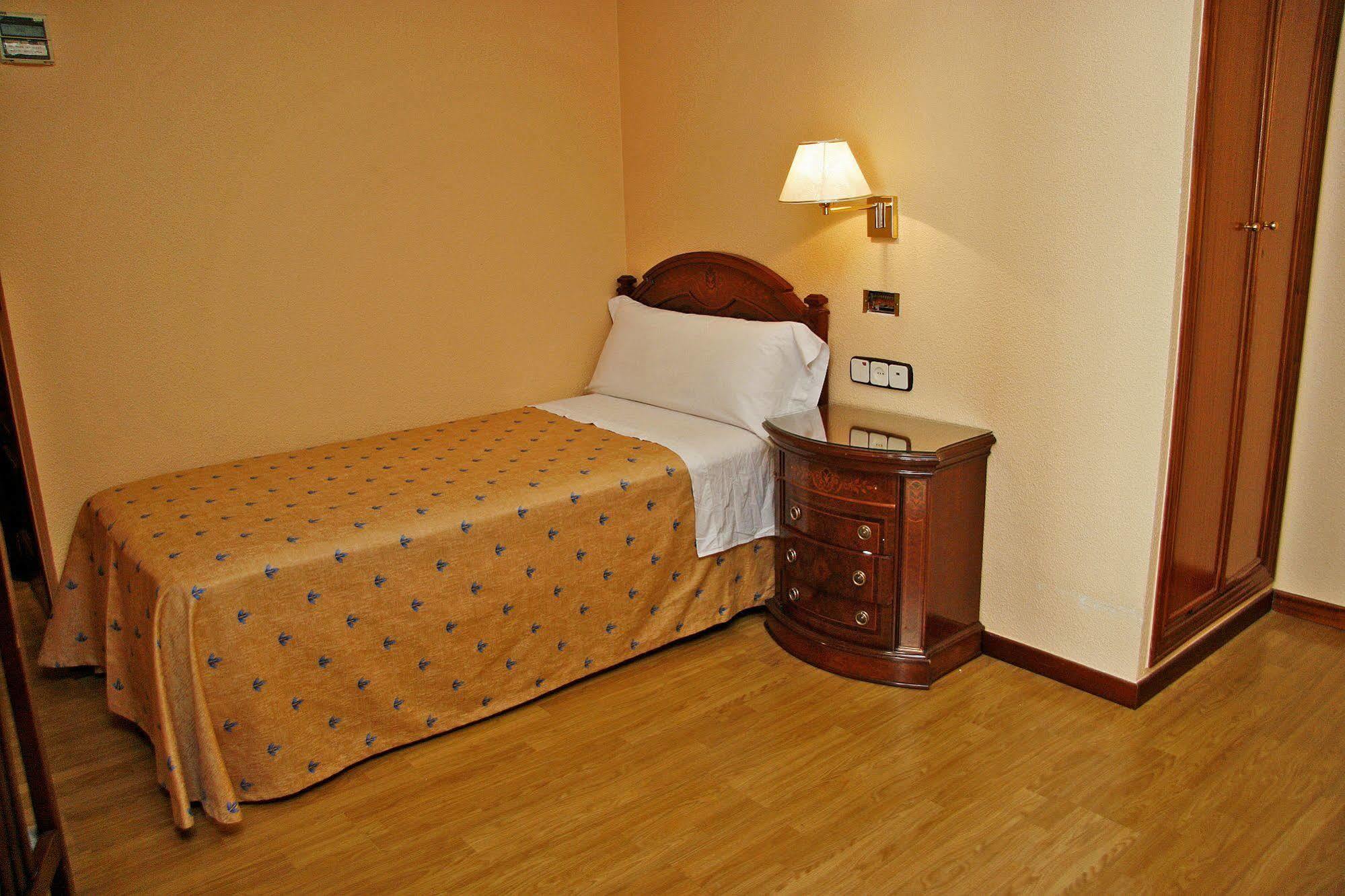 Hostal Victoria III مدريد المظهر الخارجي الصورة
