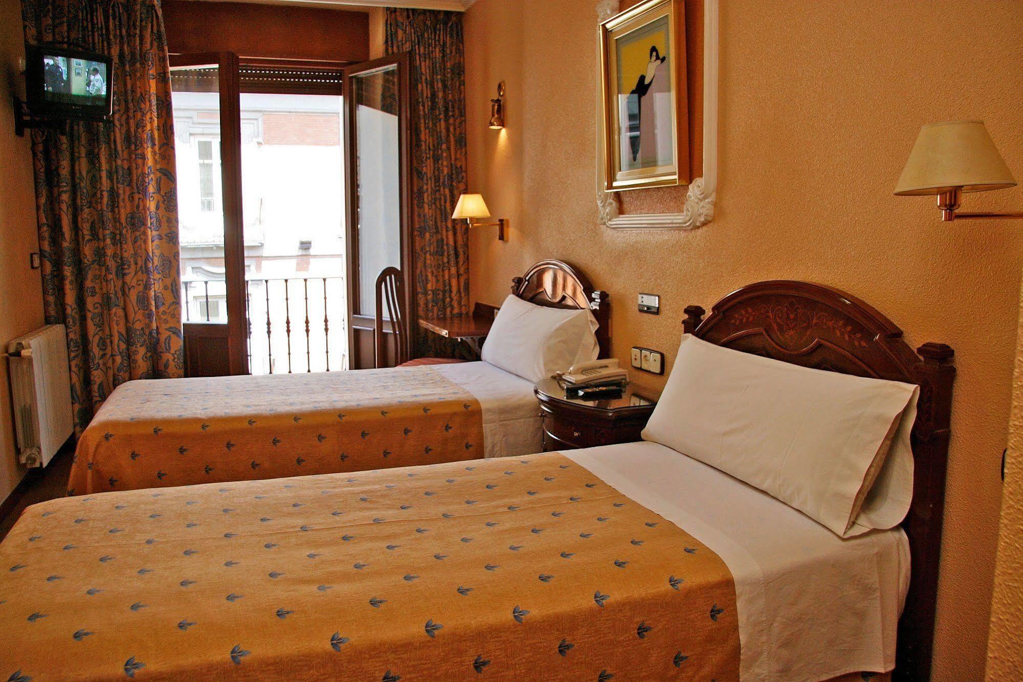 Hostal Victoria III مدريد المظهر الخارجي الصورة